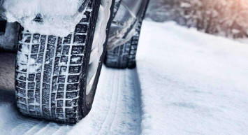Yarıyıl tatilinden dönecek sürücülere uyarı: Kış lastiği taktırmadan yola çıkmayın