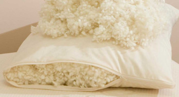 Yastık yünleri atmaktan vazgeçti, içinden 17 adet kulplu altın çıktı!