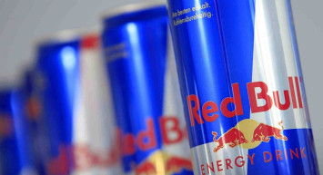 Yatmadan önce enerji içeceği içilir mi, zararı var mı? Uyku öncesi Red Bull içmenin zararları