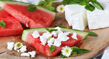 Yaz aylarının muhteşem ikilisi karpuz peynir beraber tüketildiğinde tehlike saçıyor! İşte detaylar...