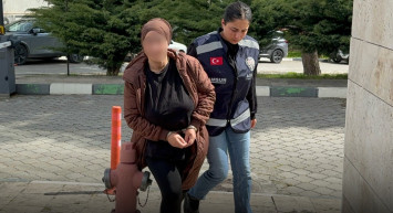 Yeğeninin 750 bin liralık altınını çalıp araba alan teyze tutuklandı