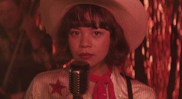 Yellow Rose film konusu ve oyuncuları