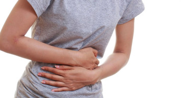 Yemekten Sonra Karnın Üst Tarafında Ağrı Meydana Geliyorsa Dikkat: Safra Taşı Olabilir 