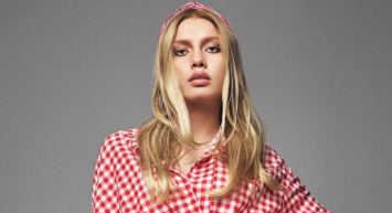 Yeni ingilizce parçasını sosyal medya hesabından duyuran Aleyna Tilki'nin, klibinde soyunduğu görüntüleri ortalığı kasıp kavurdu