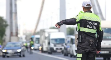 Yeni trafik cezaları cep yakacak: Drift, makas, ters yön! “Araba sattıracak” cezalar Meclis’te