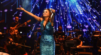 Yeniden Sahneye Çıkan Yıldız Tilbe'den Müthiş Performans!