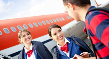 Yer hostesi nedir, nasıl olunur? Yer hostesi olmak için istenen şartlar ve görevleri