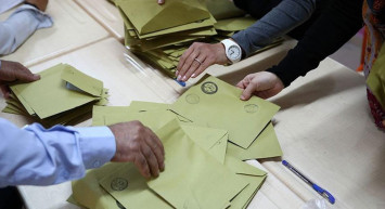 Yerel seçimlerin ardından Türkiye'nin il meclis haritası değişti: AK Parti, 14 şehirde dengeleri değiştirdi!