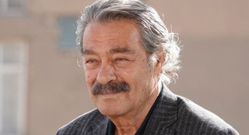 Yeşilçam'ın usta sanatçısı Kadir İnanır'dan hayranlarını sevindirecek haber geldi! Ünlü oyuncu kendi hayatının başrolü oluyor