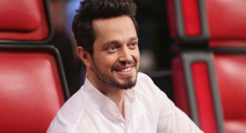 Yılbaşı Gecesi Oyuncu Damla Sönmez’le Samimi Halleri Kameralara Yansıyan Murat Boz’dan Aşk İddialarına Kaçamak Yanıt!