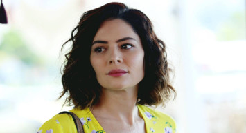 Yıldız Çağrı Atiksoy kimdir, nereli ve kaç yaşında? Yıldız Çağrı Atiksoy hamile mi, hangi dizilerde oynadı? Yıldız Çağrı Atiksoy hayatı ve biyografisi