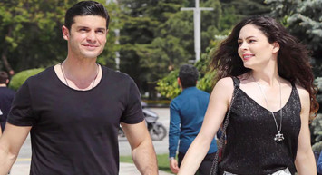 Yıldız Çağrı Atiksoy’un eşi Berk Oktay kimdir? Ünlü oyuncu Berk Oktay kaç yaşında ve nereli? Berk Oktay hayatı ve kariyeri