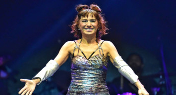 Yıldız Tilbe kimdir, nereli ve kaç yaşında? Yıldız Tilbe hasta mı, sağlık durumu nasıl? Yıldız Tilbe sevenlerini korkuttu