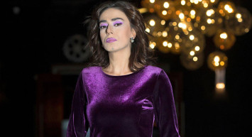 Yıldız Tilbe’yi Öpmeye Çalışan Hayranı Herkesin Ağzını Açık Bıraktırdı! Ünlü Şarkıcı Ne Yapacağını Şaşırdı