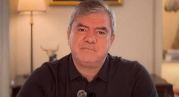 Yılmaz Özdil’den Adalar Çıkışı: “Türk Topraklarında Yunan Askeri ve Sembolik Hamleler”