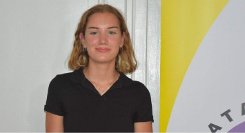 YKS birincisi Selin Aşıkiraz'a sosyal medyadan yapılan yorumlar pes dedirtti! Birinciliği yerine mini eteği konuşuldu