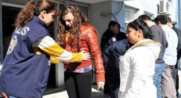 YKS sınavında yüzük, piercing, küpe, kolye, kemer takmak yasak mı? YKS'de yasak olan eşyalar neler, para ve akbil ile sınava girilir mi?