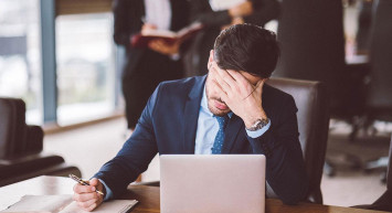 Yoğun iş temposu zihnimizi dumur ediyor: Uzman isimden önemli tavsiyeler!