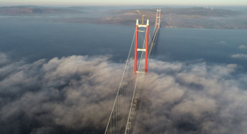 Yoğun sis Çanakkale Boğazı’nı etkisi altına aldı: Gemi geçişleri kapatıldı