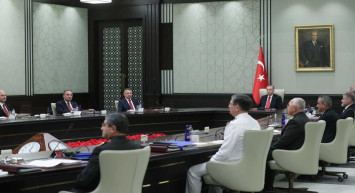 Yüksek Askeri Şura'da beklenilen kararlar açıklandı! Genelkurmay Başkanı Orgeneral Yaşar Güler'in görev süresi uzatılmasıyla 32 yıl sonra bir ilk yaşandı