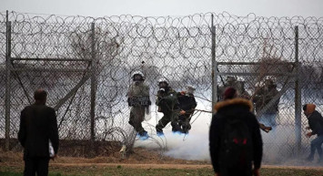 Yunan haddi aşıyor, göçmenlere ateş açtılar! Açılan ateş sonucu bir göçmen yaşamını yitirdi!