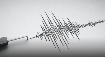 Yunanistan’da Deprem Alarmı: Çok Sayıda Ev Hasar Gördü