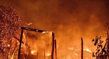 Yunanistan’da Göçmen Kampında Yangın