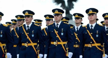 Yüzbaşı nedir, nasıl olunur? Yüzbaşı olmak için istenen görev süreleri