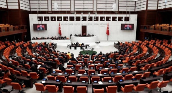 Yüzbinlerce çalışanı ilgilendiriyor: Sözleşmeliye kadro düzenlemesi Meclis’e geliyor