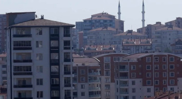 Yüzde 300’ün zammın üzerine 1 yıllık peşinat! Öğrenciler konut fiyatlarını görünce isyan etti