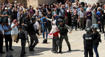 Yüzlerce Fanatik Yahudi Mescid-i Aksa'ya Baskın Yaptı
