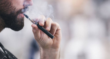 Zararsız Olarak Kullanılan Elektronik Sigaralardaki Büyük Tehlike!