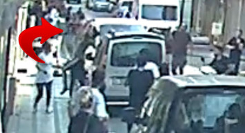 Zeytinburnu'nda balkondan düşen çocuğu resmen havada yakaladılar! Saniye saniye görüntülendi