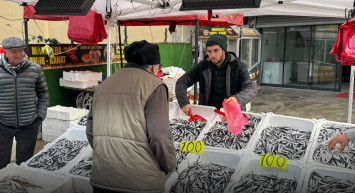 Zonguldak’ta Sevgililer Günü’ne özel hamsi indirimi