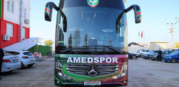 Amed Sportif Faaliyetler'e Yeni Takım Otobüsü Törenle Teslim Edildi
