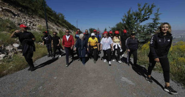 Başkan Büyükkılıç, doğa yürüyüşünde sporseverlerle bir araya geldi