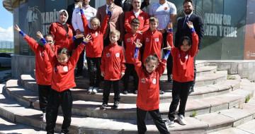 Erzurum gençlik spor kulübü cimnastikçileri analig bölge birinciliği için yola çıkıyor
