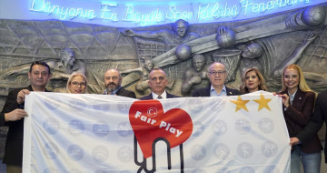 Fenerbahçe Kulübü'ne Fair Play Altın Şeref Bayrağı Töreni