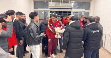 Furkan Akar'dan Tarihi Başarı