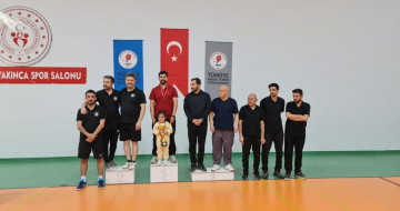 İnönü Üniversitesi Masa Tenisi Kurumlar Ligi'nde İkinci Oldu