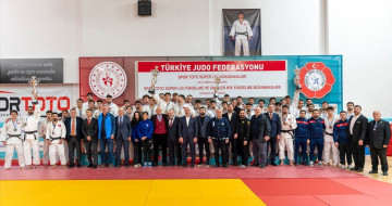 Kocaeli Büyükşehir Belediye Kağıtspor, Judo Süper Lig Şampiyonu Oldu