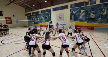 Manisa'da Yıldız Kızlar Voleybol Şampiyonu Değerli Zamanlar Spor Kulübü