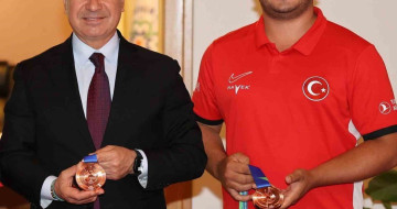 Muğla Başkanı Ahmet Aras'tan Emircan Haney'e Kutlama