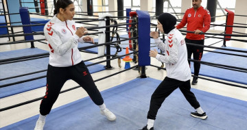 Nisa Kaya'nın Olimpiyat Hayali: Ailesinin İzinden Giden Genç Boksör
