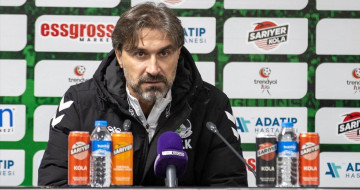 Sakaryaspor'a Zorlu Mağlubiyet: Manisa FK Teknik Direktörü Açıklamalarda Bulundu