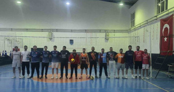 Şehit Öğretmen Fatmanur Çelik İçin Voleybol Turnuvası: Play-Off Takımları Belli Oldu