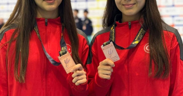 Yemişen Kardeşler Avrupa 17 Yaş Altı Badminton Şampiyonası'nda Bronz Madalya Kazandı
