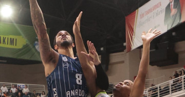 Yukatel Merkezefendi Belediyesi Basket, Anadolu Efes'i Yendi