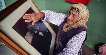 102 Yaşındaki Cennet Nine, Atatürk'ü Unutmadığı Şiirle Anıyor