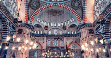 Ezan Nasıl Okunur, Sözlerinin Türkçesi ve Arapçası Nedir?